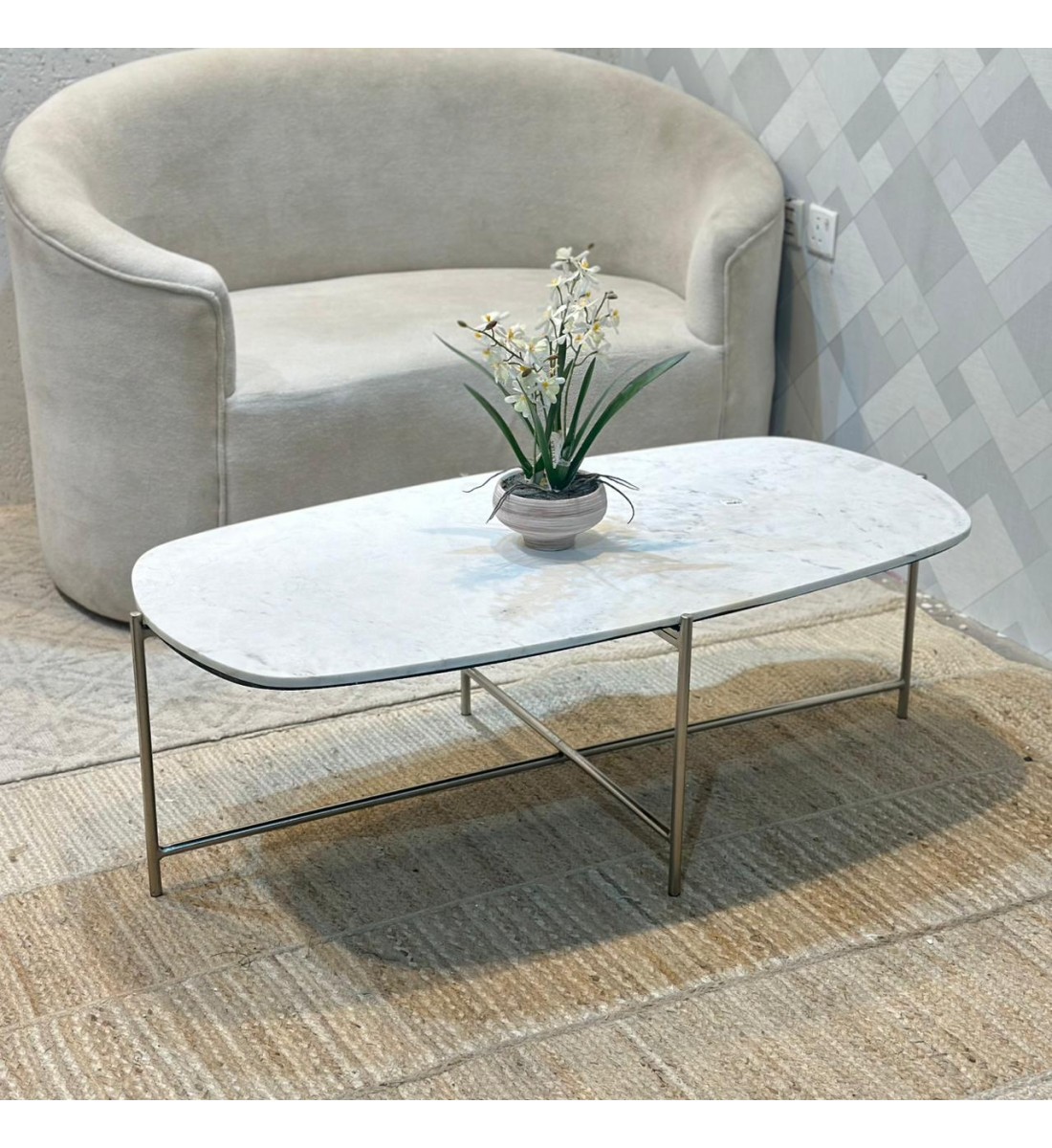 طاولة قهوة بسطح رخام - 123×63×40سم طاولة قهوة بسطح رخام - 123×63×40سم