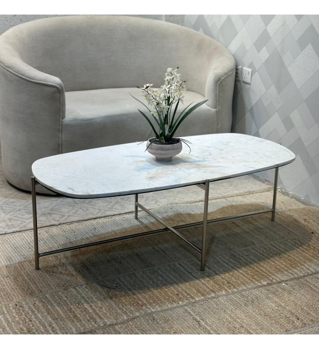 طاولة قهوة بسطح رخام - 123×63×40سم طاولة قهوة بسطح رخام - 123×63×40سم