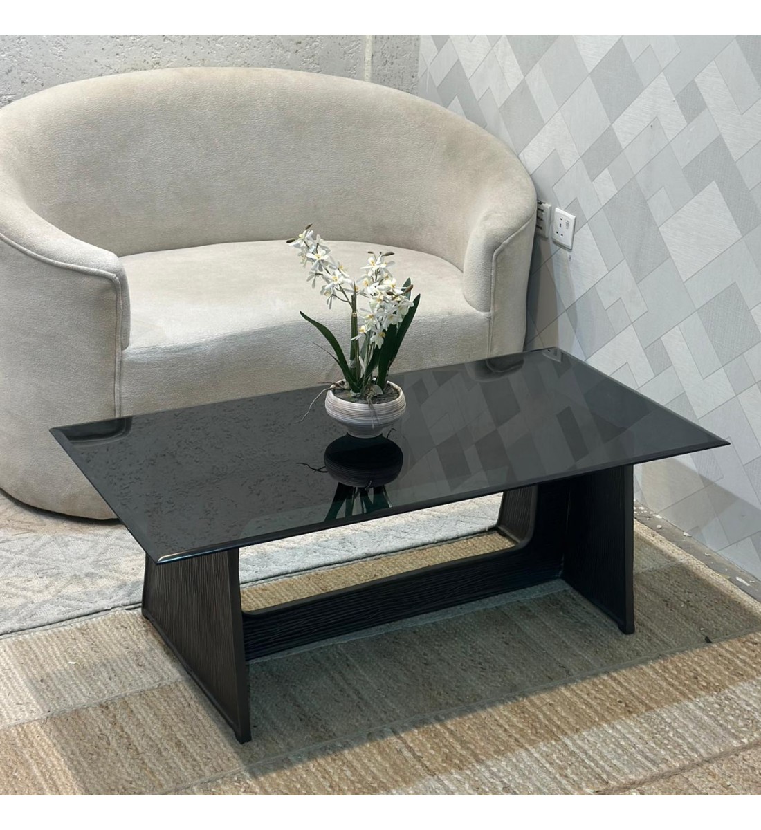 طاولة قهوة - سطح زجاج 120×60×43سم طاولة قهوة - سطح زجاج 120×60×43سم