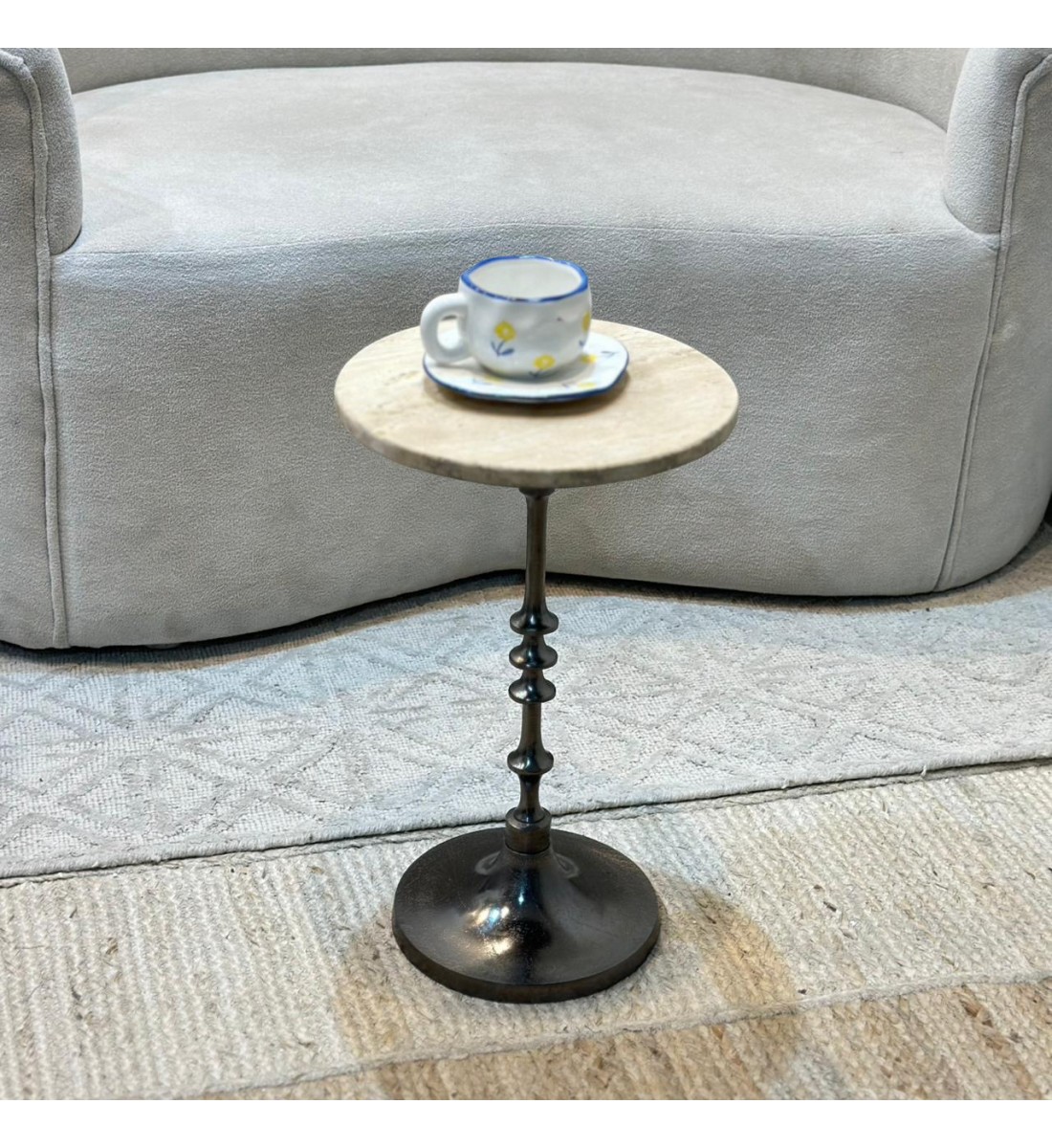 طاولة بسطح من الرخام الأصلي - روما من كافون 30×30×40سم طاولة بسطح من الرخام الأصلي - روما من كافون 30×30×40سم