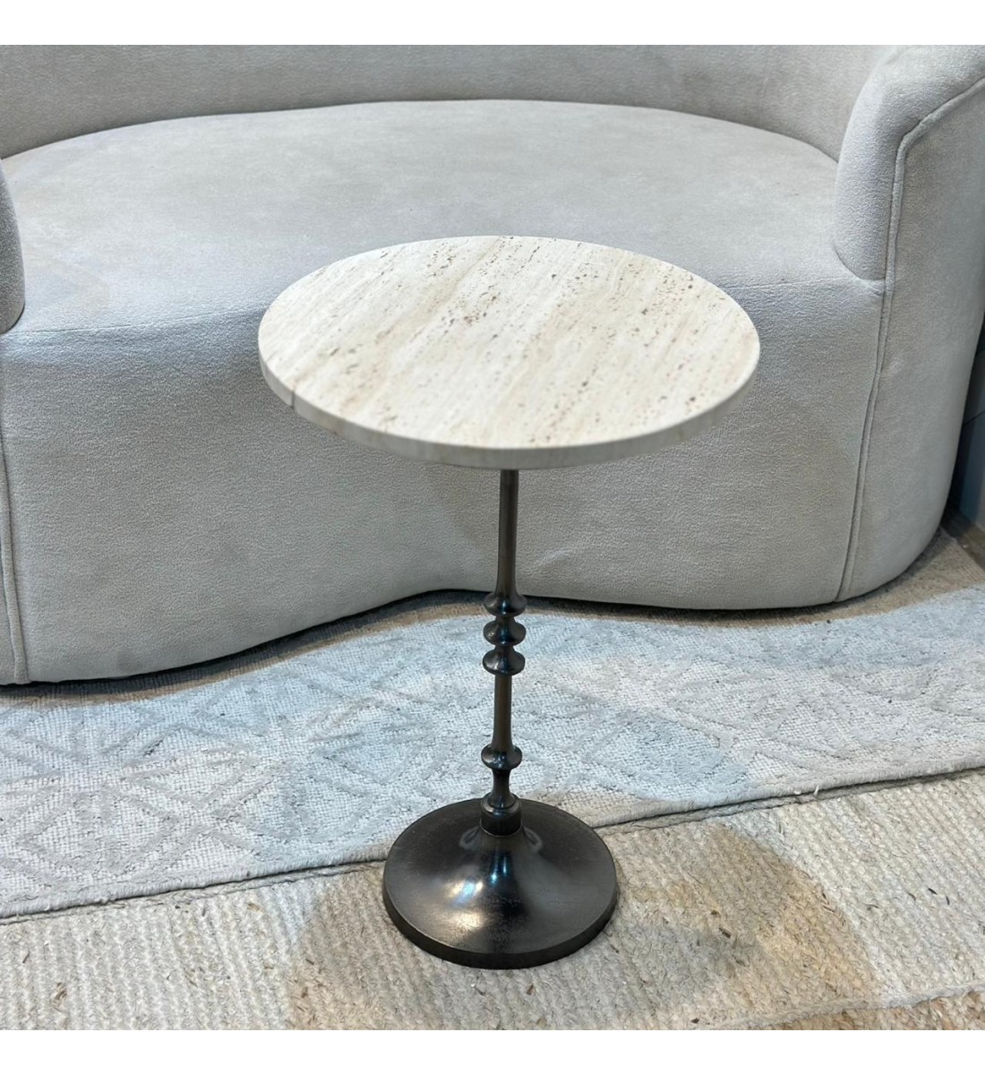 طاولة زينة بسطح رخام من لايف ستايل 40×40×59سم طاولة زينة بسطح رخام من لايف ستايل 40×40×59سم