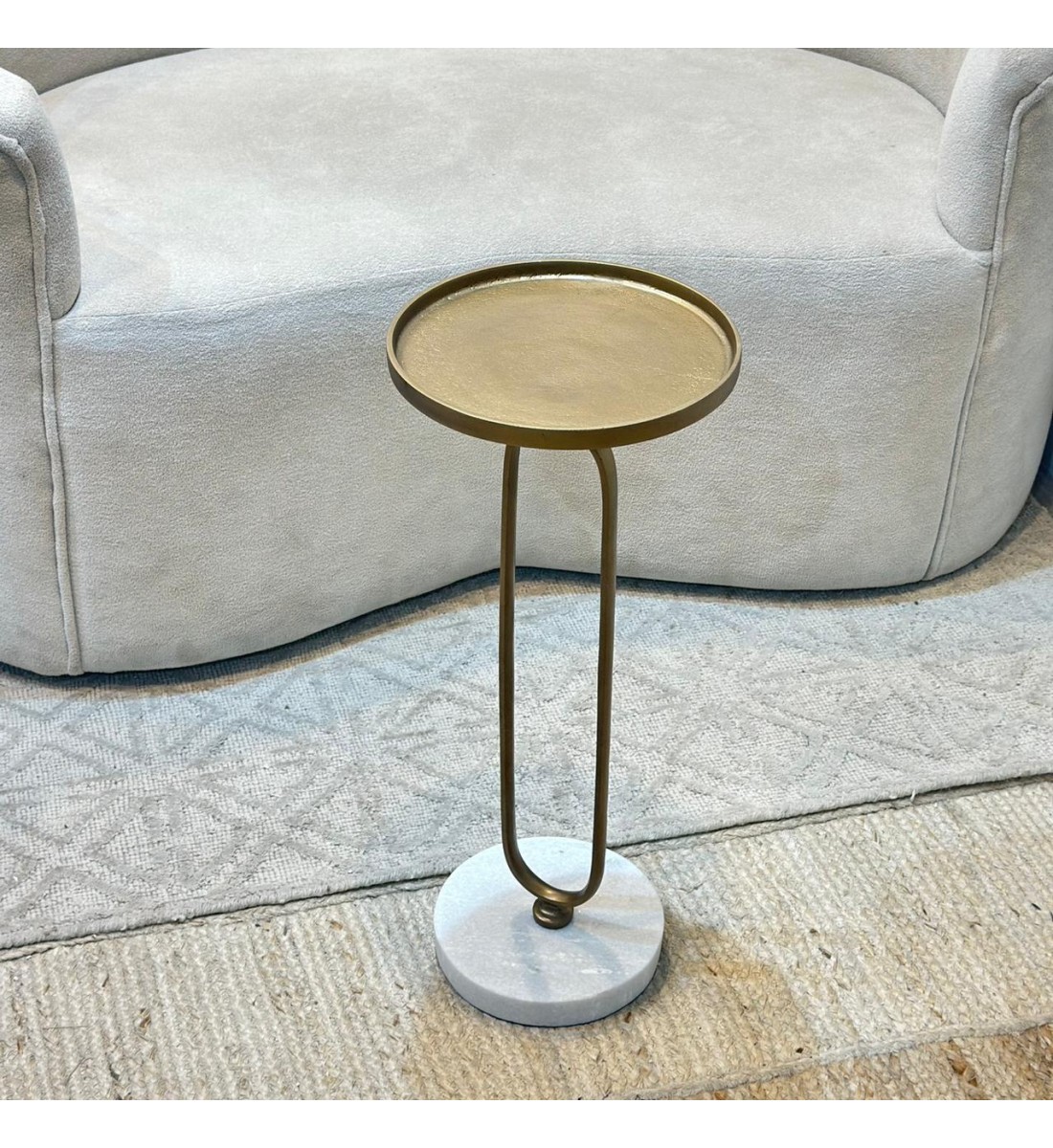 طاولة جانبية ألومنيوم قاعده رخام من چازمين26×26×62سم طاولة جانبية ألومنيوم قاعده رخام من چازمين26×26×62سم