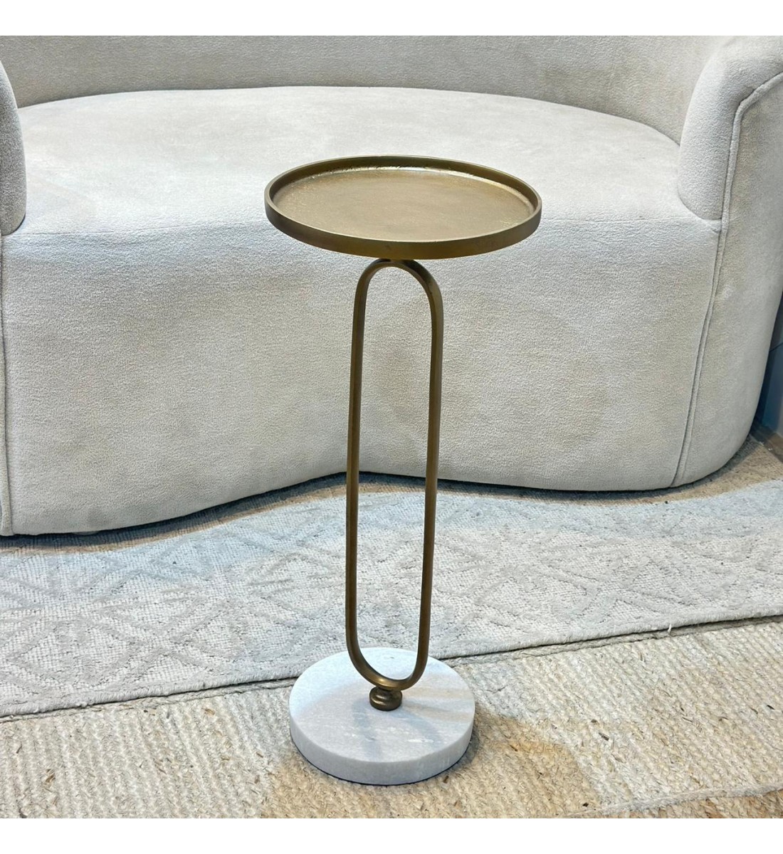 طاولة جانبية ألومنيوم قاعده رخام من چازمين26×26×62سم طاولة جانبية ألومنيوم قاعده رخام من چازمين26×26×62سم