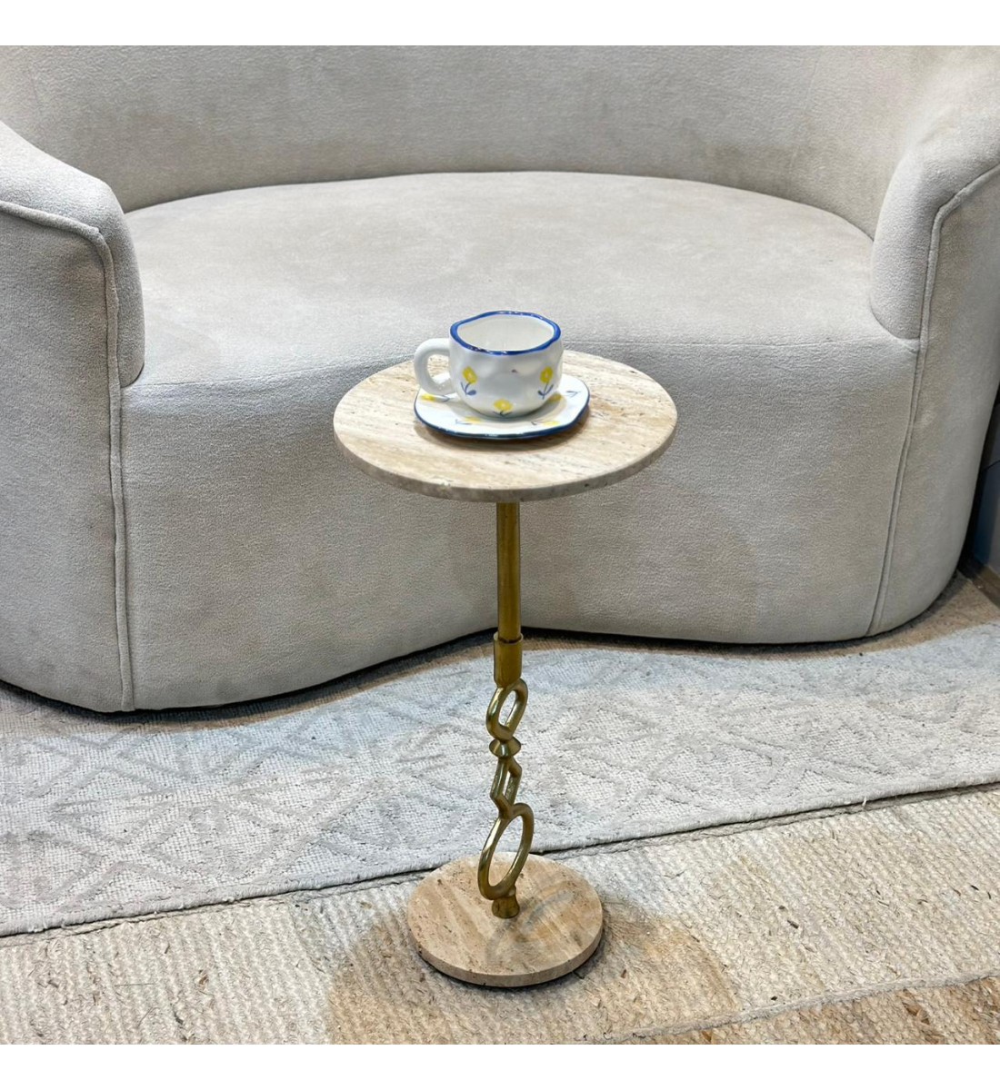 طاولة زينة بسطح رخام من لايف ستايل -30×30×58سم طاولة زينة بسطح رخام من لايف ستايل -30×30×58سم