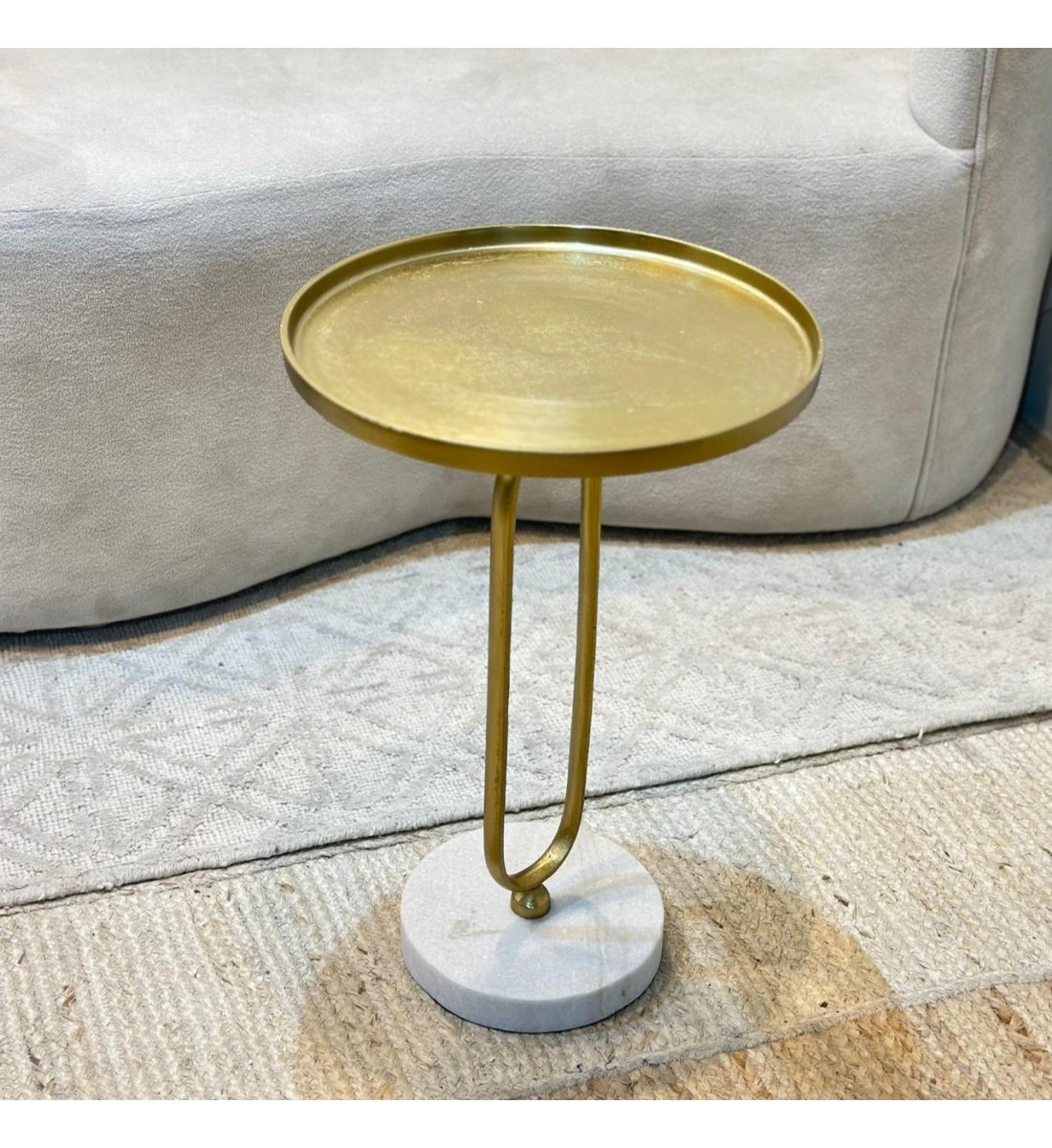 طاولة جانبية ألومنيوم قاعده رخام من چازمين 35×35×53سم طاولة جانبية ألومنيوم قاعده رخام من چازمين 35×35×53سم