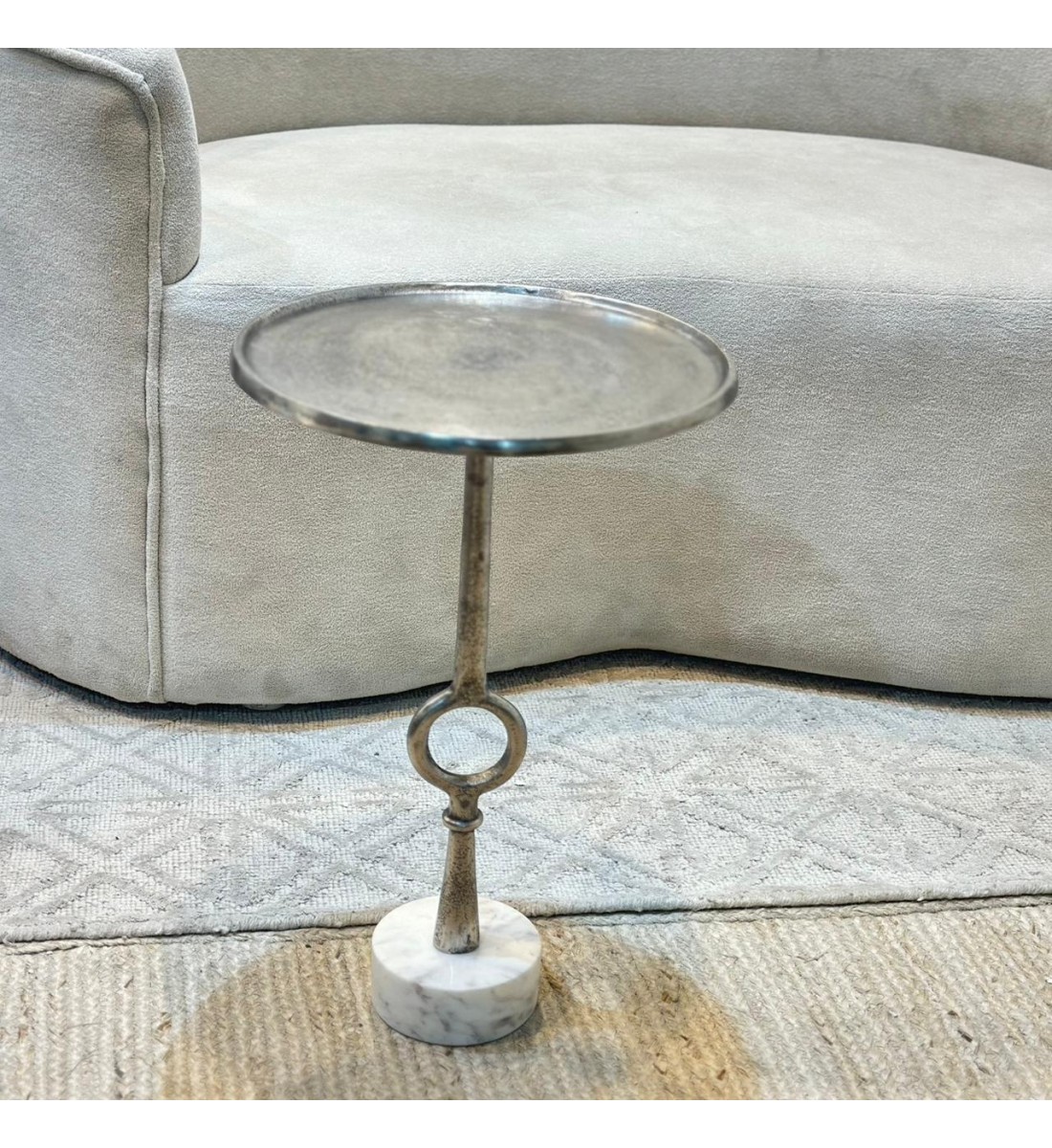 طاولة جانبية ألومنيوم قاعده رخام من چازمين  34×34×52سم 