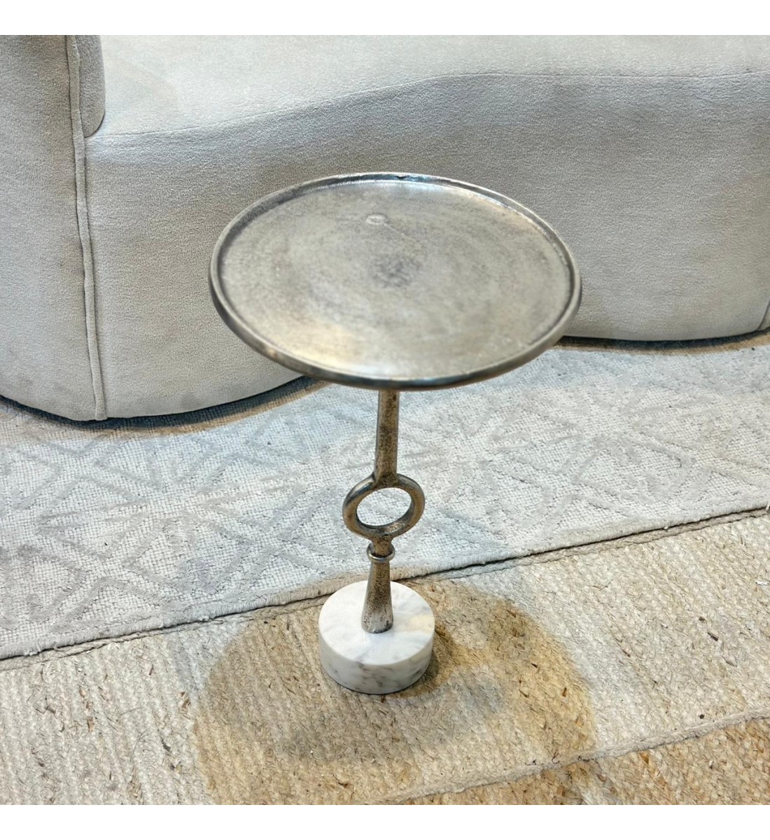 طاولة جانبية ألومنيوم قاعده رخام من چازمين  34×34×52سم 