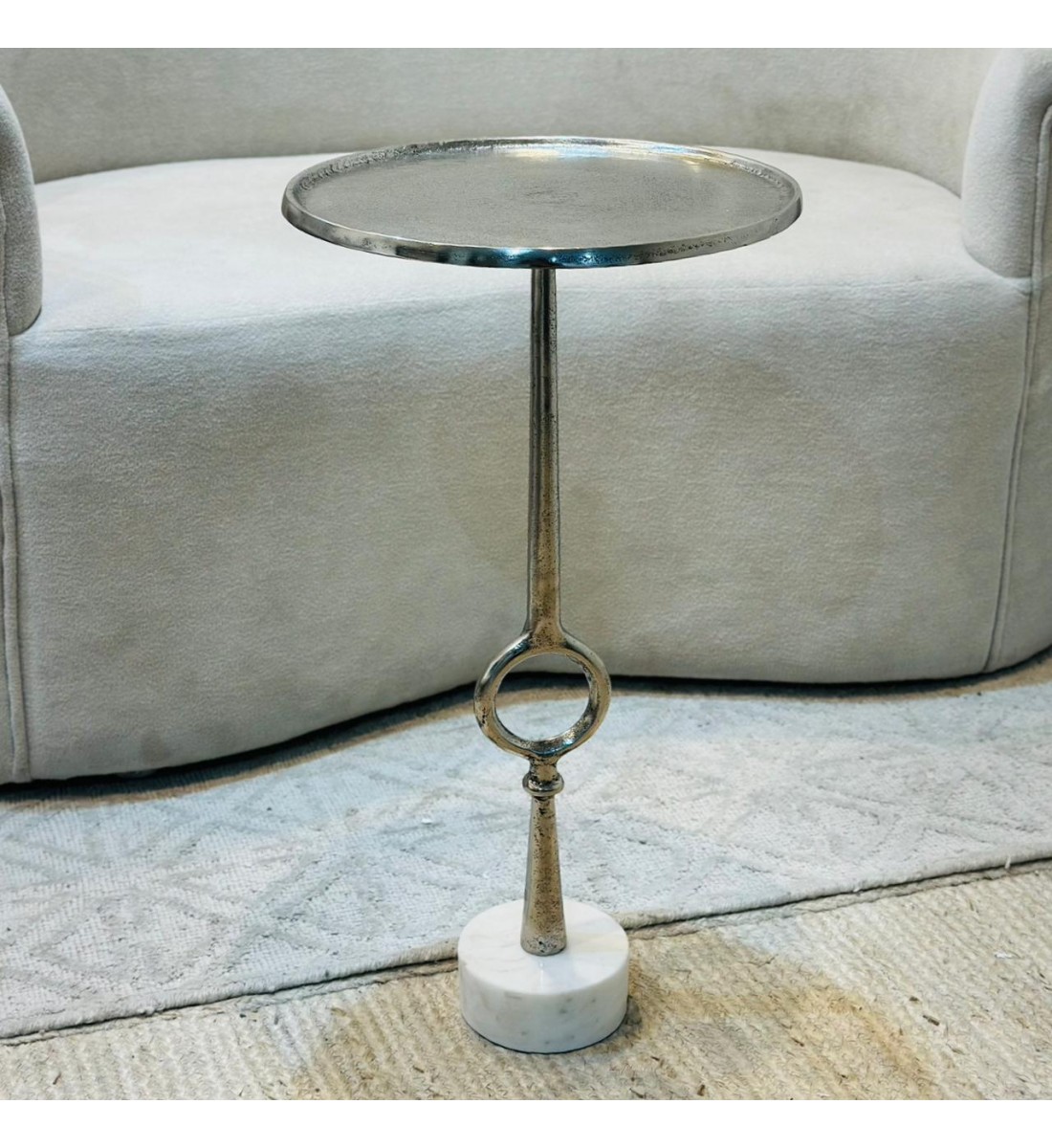 طاولة جانبية ألومنيوم قاعده رخام من چازمين 34×34×62سم طاولة جانبية ألومنيوم قاعده رخام من چازمين 34×34×62سم