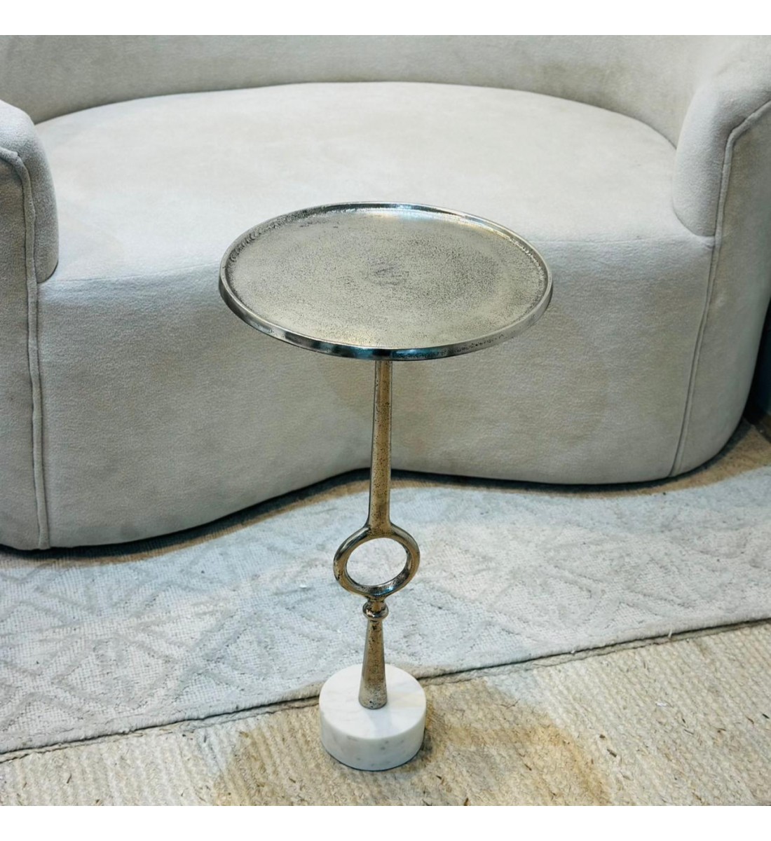 طاولة جانبية ألومنيوم قاعده رخام من چازمين 34×34×62سم طاولة جانبية ألومنيوم قاعده رخام من چازمين 34×34×62سم