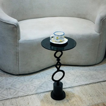 طاولة زينة بسطح زجاج تصميم انيق وجذاب 30×30×57سم