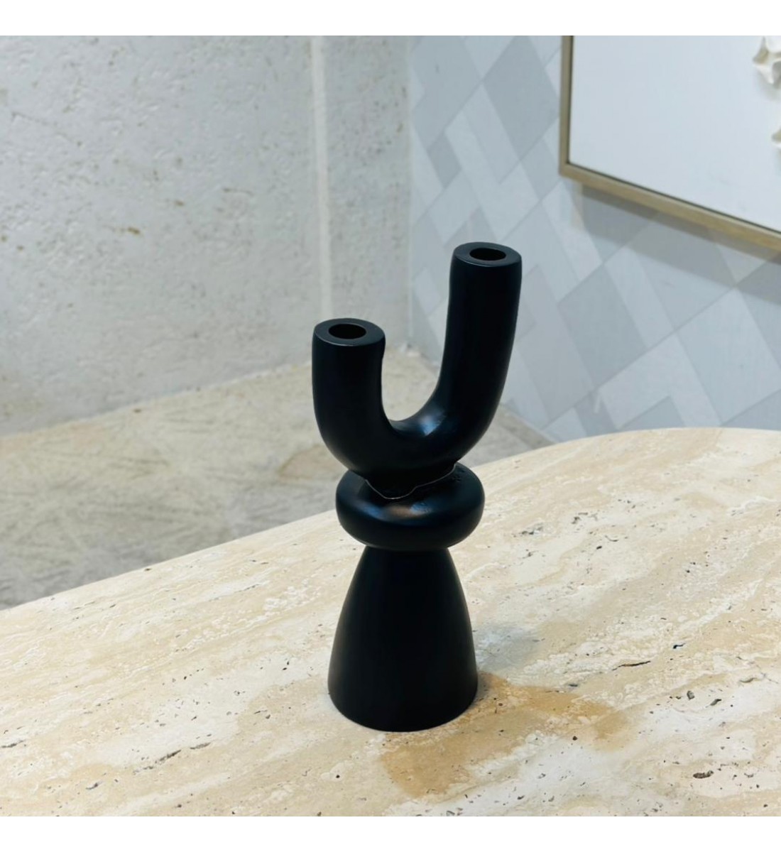 شمعدان اسود حديد تصميم انيق 30×4×4سم شمعدان اسود حديد تصميم انيق 30×4×4سم