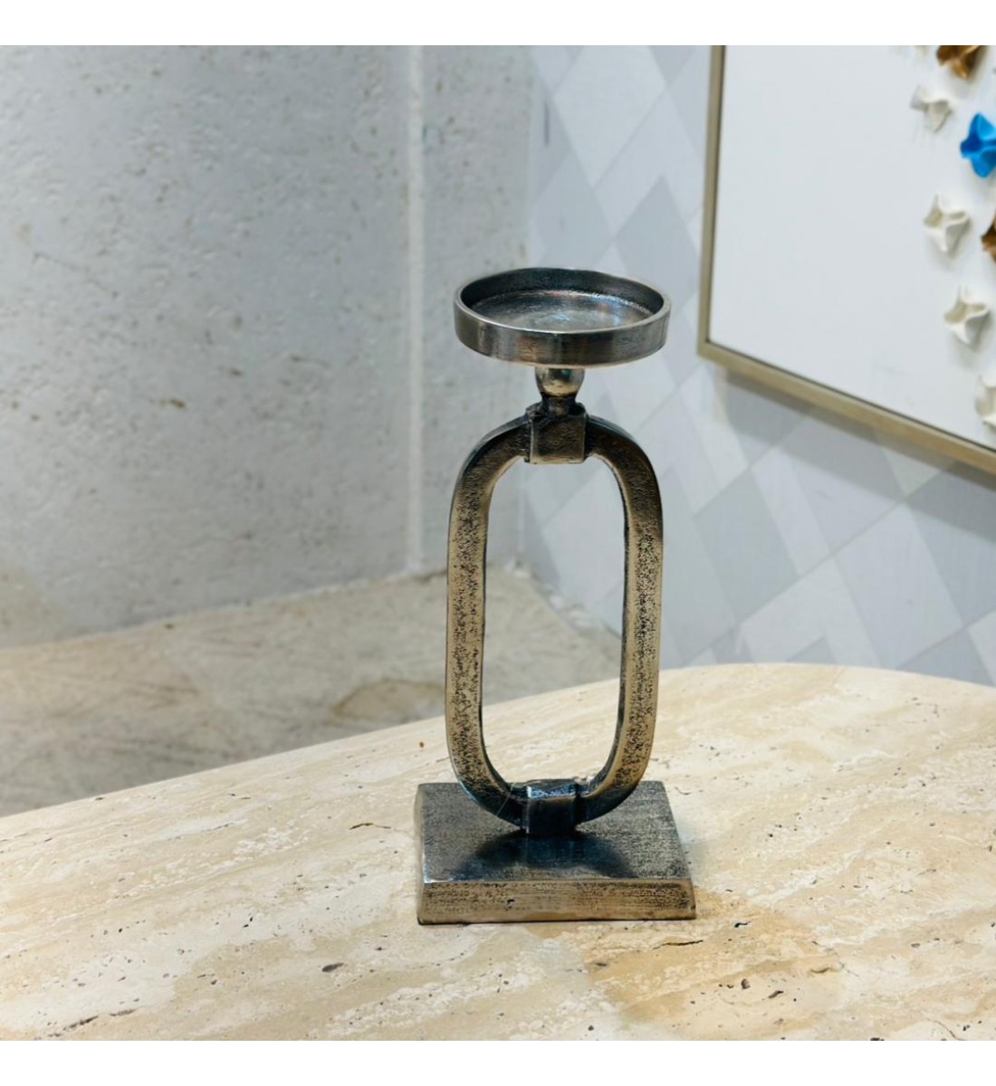 شمعدان فضي حديد تصميم انيق 36×11×11سم شمعدان فضي حديد تصميم انيق 36×11×11سم
