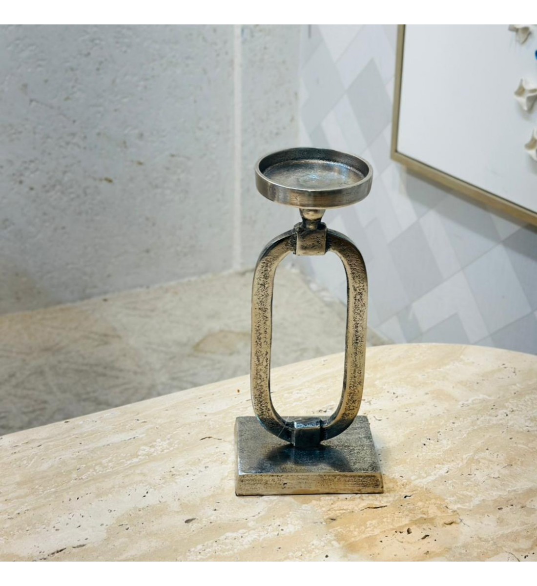 شمعدان فضي حديد تصميم انيق 36×11×11سم شمعدان فضي حديد تصميم انيق 36×11×11سم