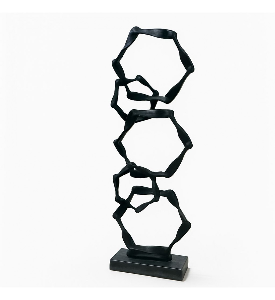 قطعة ديكور فنية بتصميم نحتي عصري، تتكون من حلقات هندسية متداخلة بشكل انسيابي أنيق59×17×8سم 