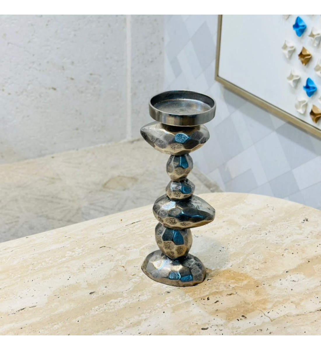 شمعدان ديكوري معدني بتصميم أنيق وعصري، مصنوع من المعدن بلون فضي 37×11×11سم شمعدان ديكوري معدني بتصميم أنيق وعصري، مصنوع من المعدن بلون فضي 37×11×11سم