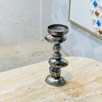 شمعدان ديكوري معدني بتصميم أنيق وعصري، مصنوع من المعدن بلون فضي 37×11×11سم شمعدان ديكوري معدني بتصميم أنيق وعصري، مصنوع من المعدن بلون فضي 37×11×11سم