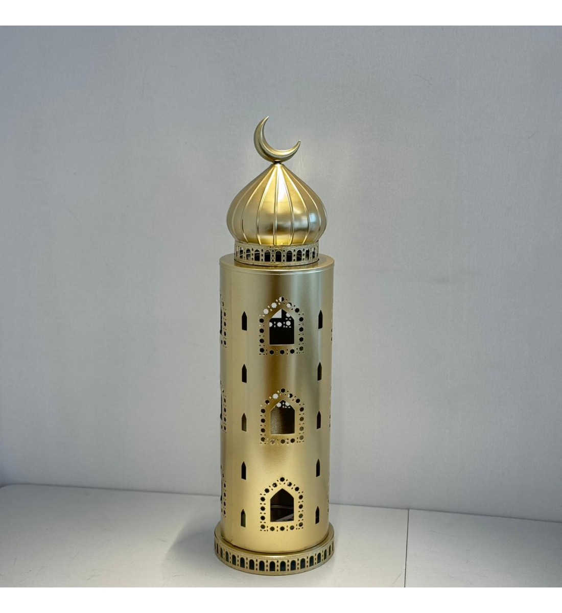  فانوس ديكوري فاخر بتصميم مستوحى من العمارة الإسلامية، مصنوع من معدن72×20×20سم 