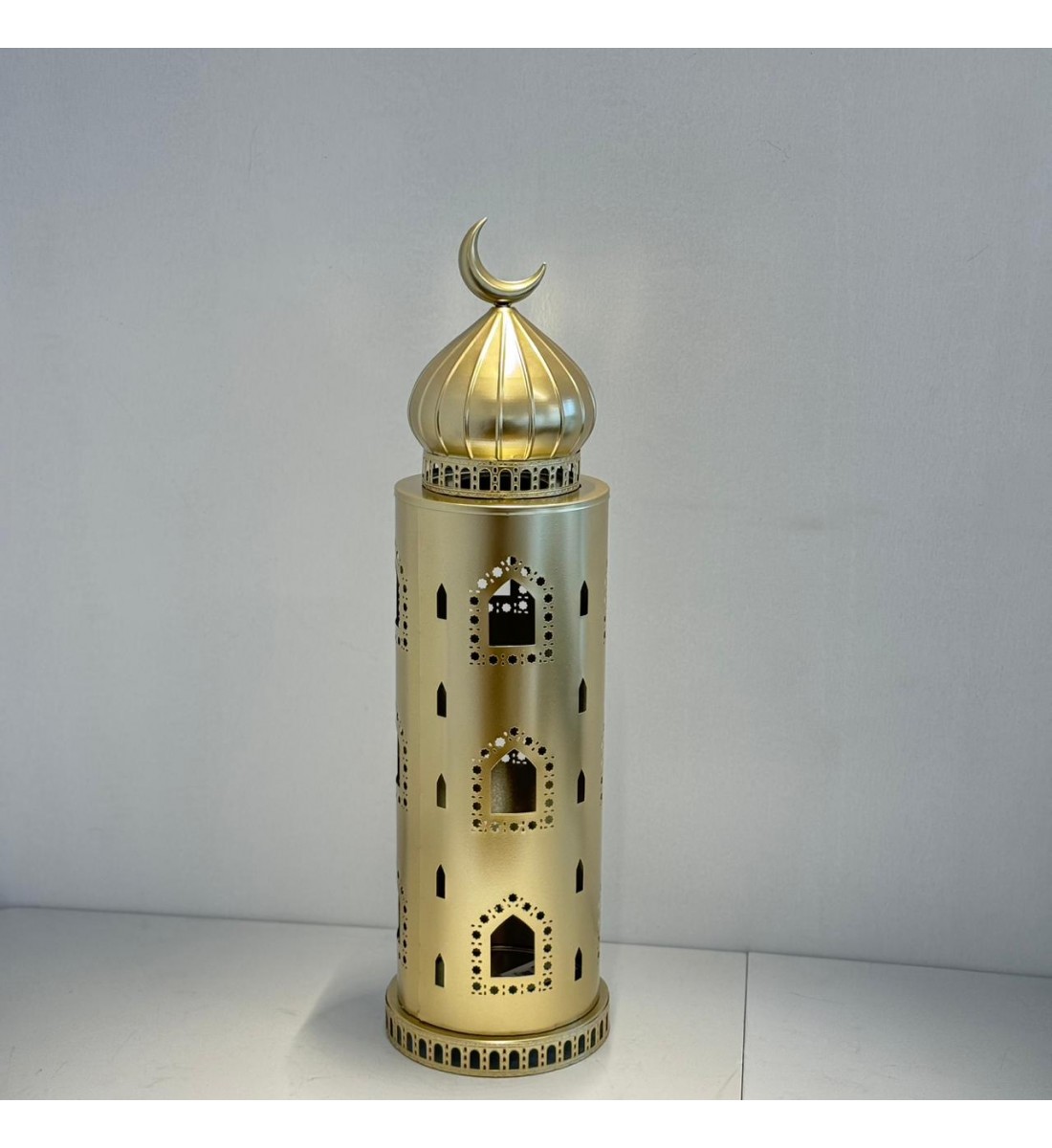  فانوس ديكوري فاخر بتصميم مستوحى من العمارة الإسلامية، مصنوع من معدن72×20×20سم 