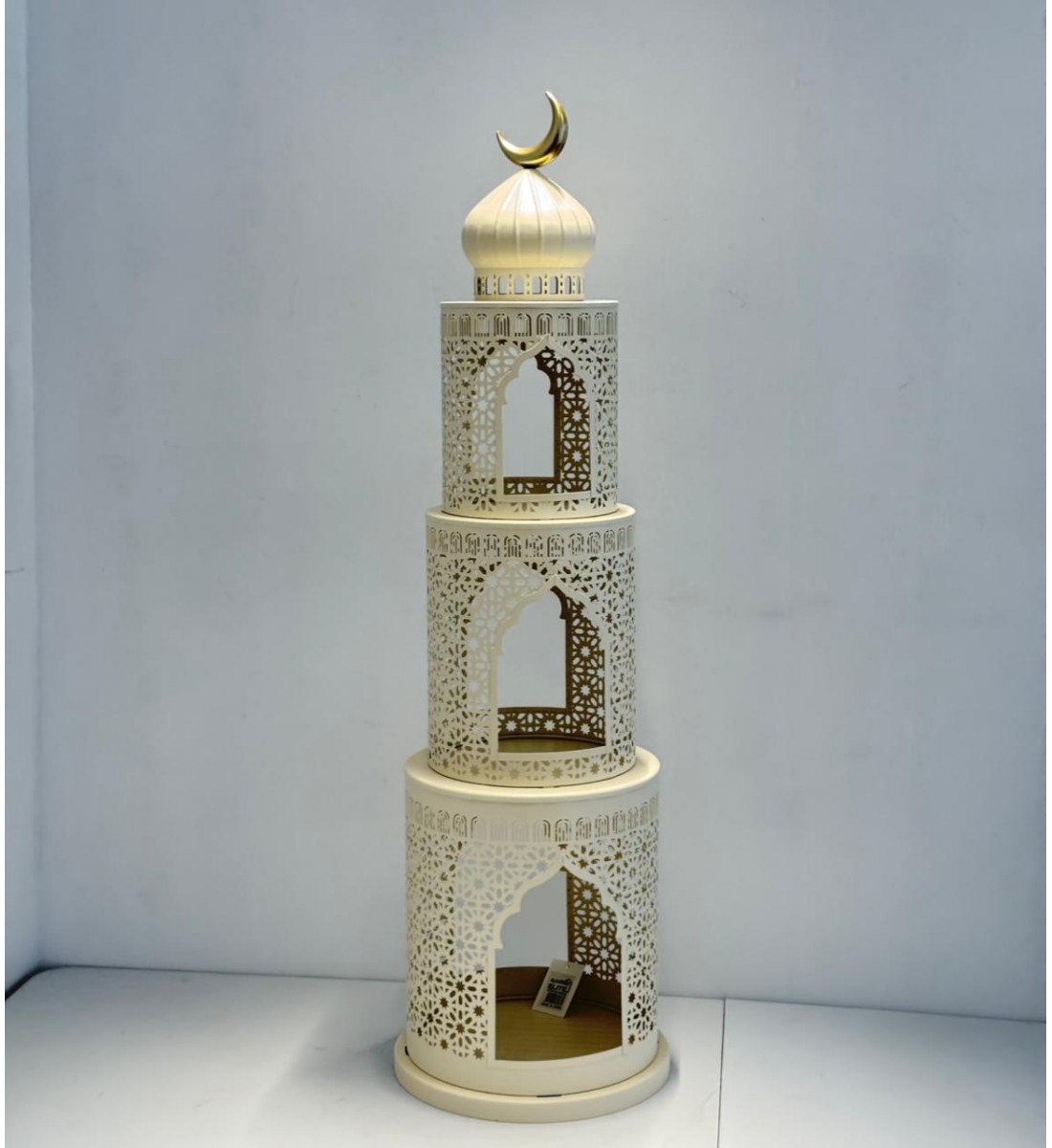  فانوس ديكوري فاخر بتصميم مستوحى من العمارة الإسلامية، مصنوع من معدن94×28×28سم 