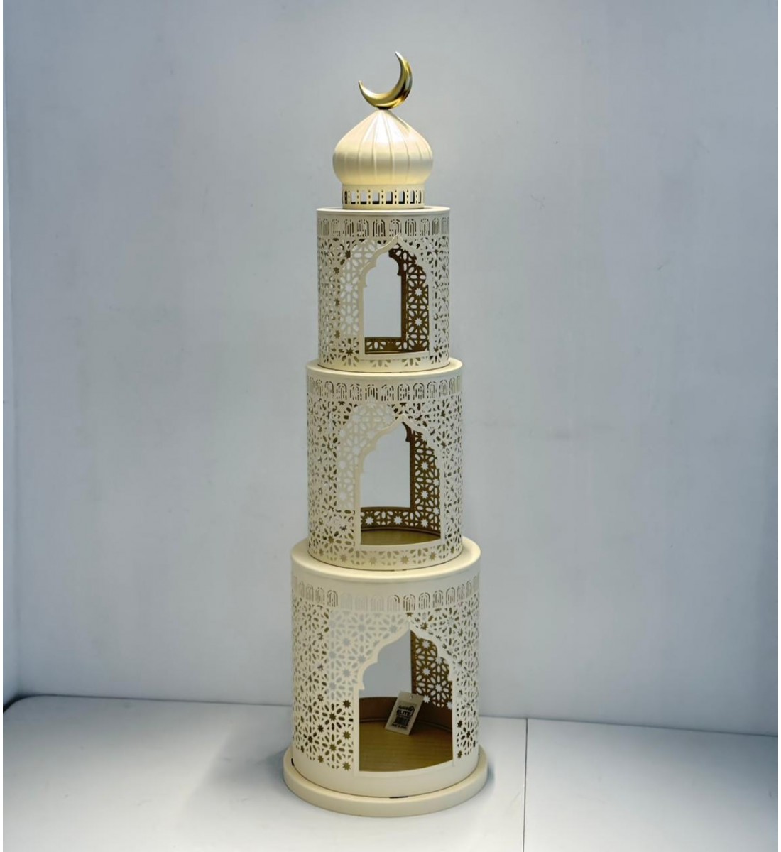  فانوس ديكوري فاخر بتصميم مستوحى من العمارة الإسلامية، مصنوع من معدن94×28×28سم 
