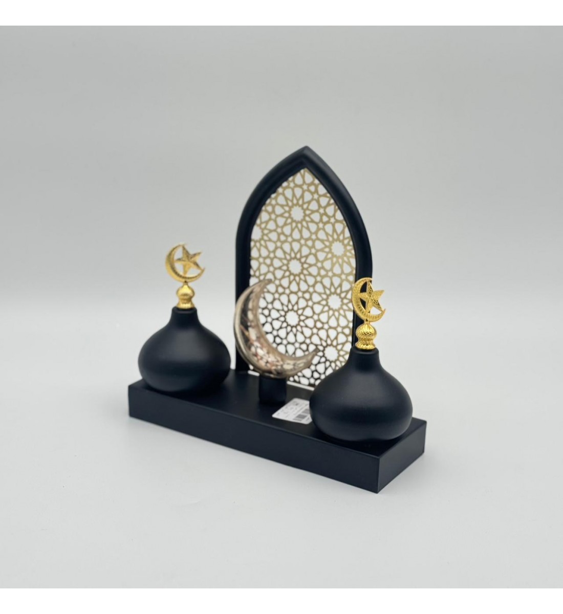 قطعة ديكورية أنيقة بتصميم إسلامي راقٍ تجمع بين الجمال والرمزية اسود 21×21×8سم 