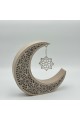 ديكور هلال رمضان بنقشة إسلامية مع نجمة معلّقة لون بيج 27×27×6سم 