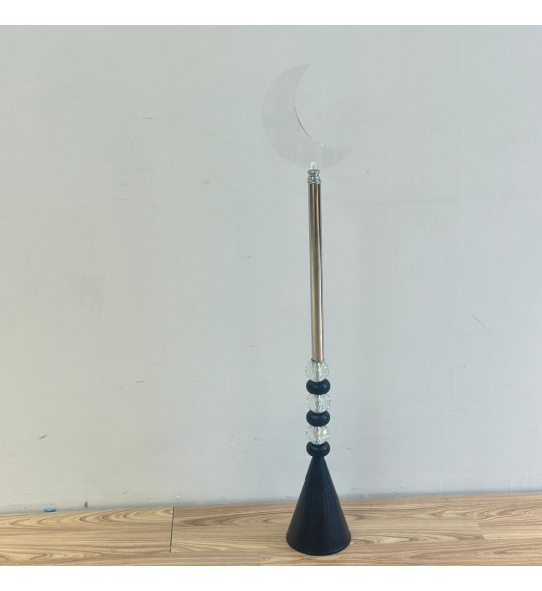 شمعدان ديكوري أنيق بتصميم عصري ابيض 102سم 