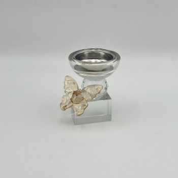 مبخرة ديكورية فاخرة بتصميم أنيق يجمع بين الكريستال الشفاف والتفاصيل الراقية فراشه ذهبي ،10×7×7سم 