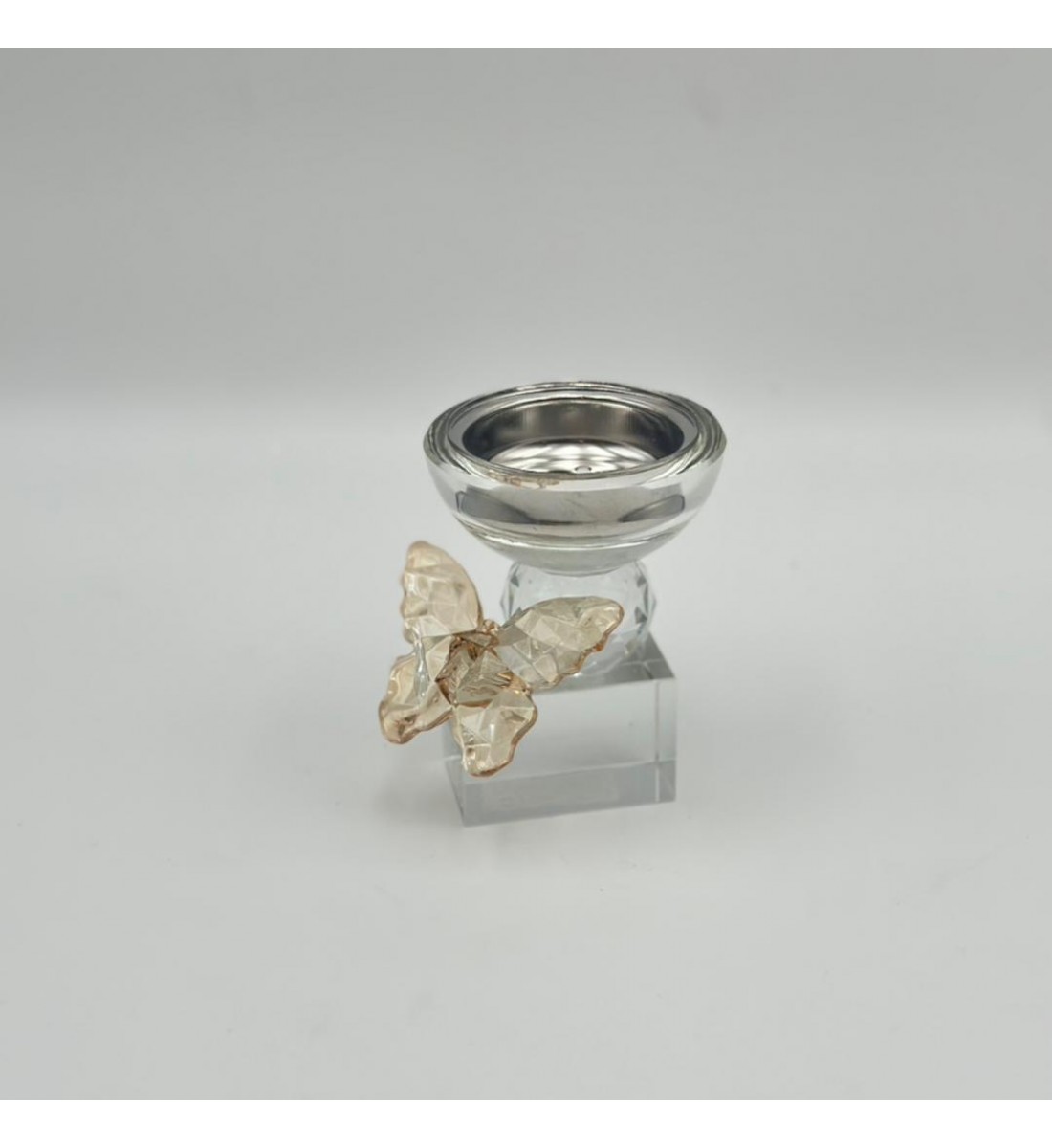 مبخرة ديكورية فاخرة بتصميم أنيق يجمع بين الكريستال الشفاف والتفاصيل الراقية فراشه ذهبي ،10×7×7سم 