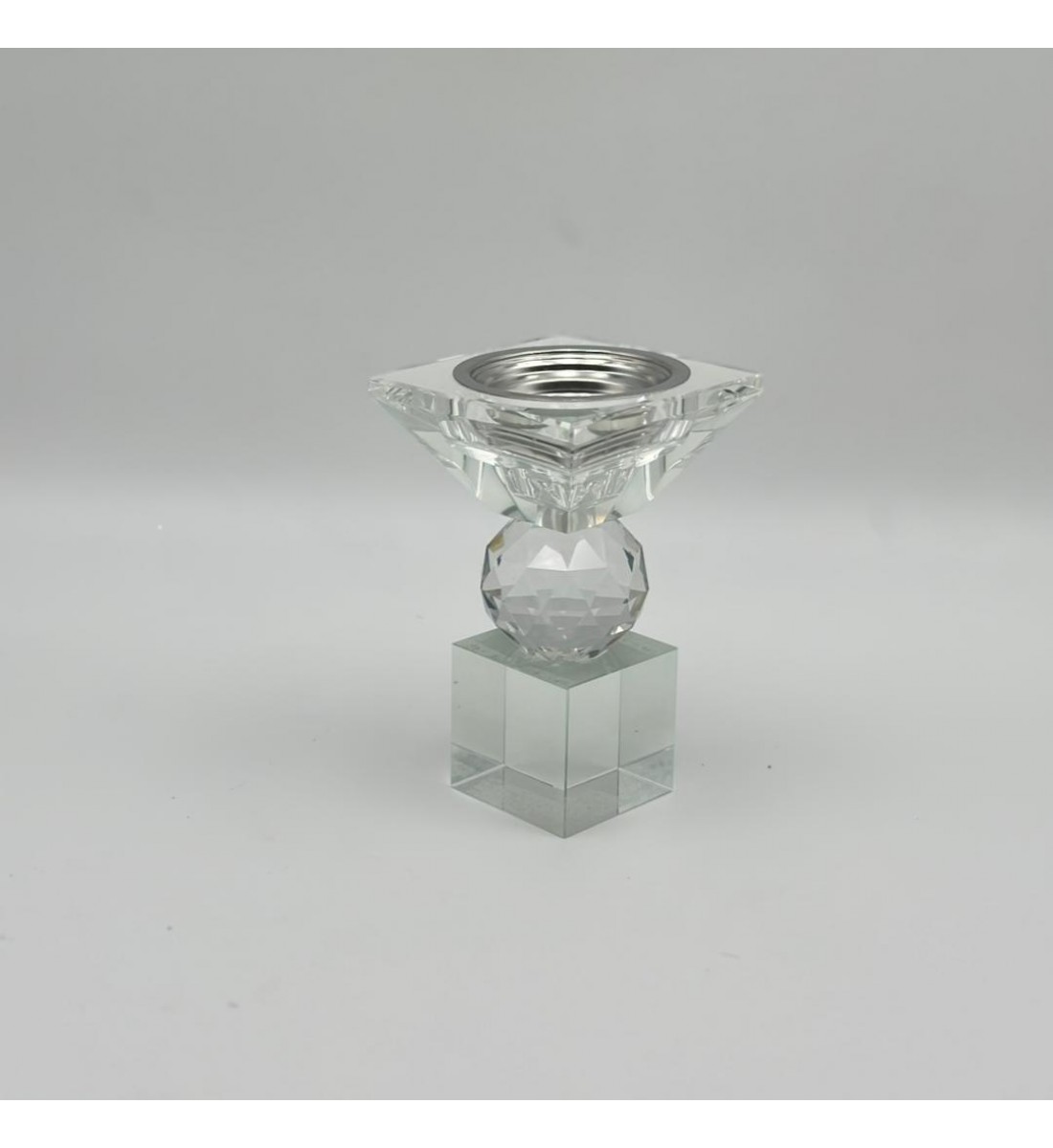 مبخرة ديكورية فاخرة بتصميم أنيق يجمع بين الكريستال الشفاف والتفاصيل الراقية ،8×8×13سم 