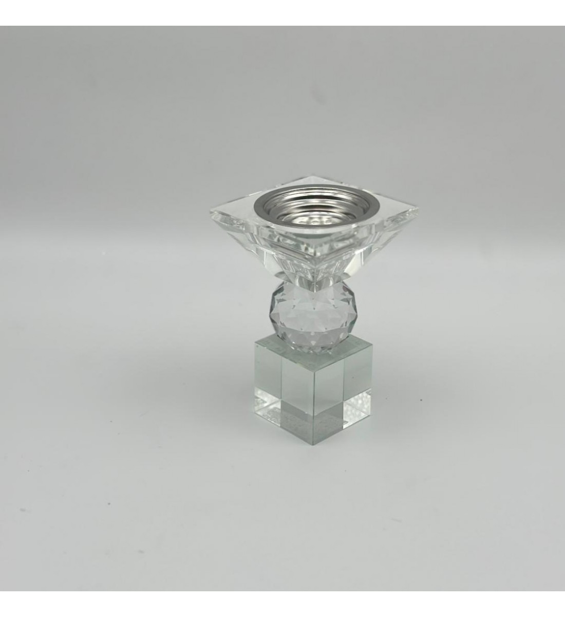 مبخرة ديكورية فاخرة بتصميم أنيق يجمع بين الكريستال الشفاف والتفاصيل الراقية ،8×8×13سم 