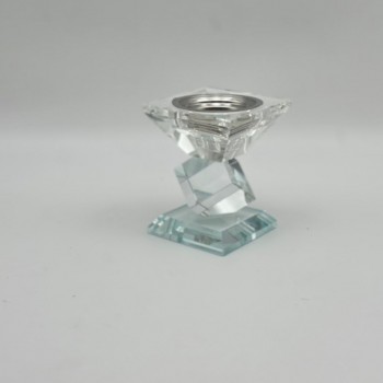 مبخرة ديكورية فاخرة بتصميم أنيق يجمع بين الكريستال الشفاف والتفاصيل الراقية ،10×8×8سم 