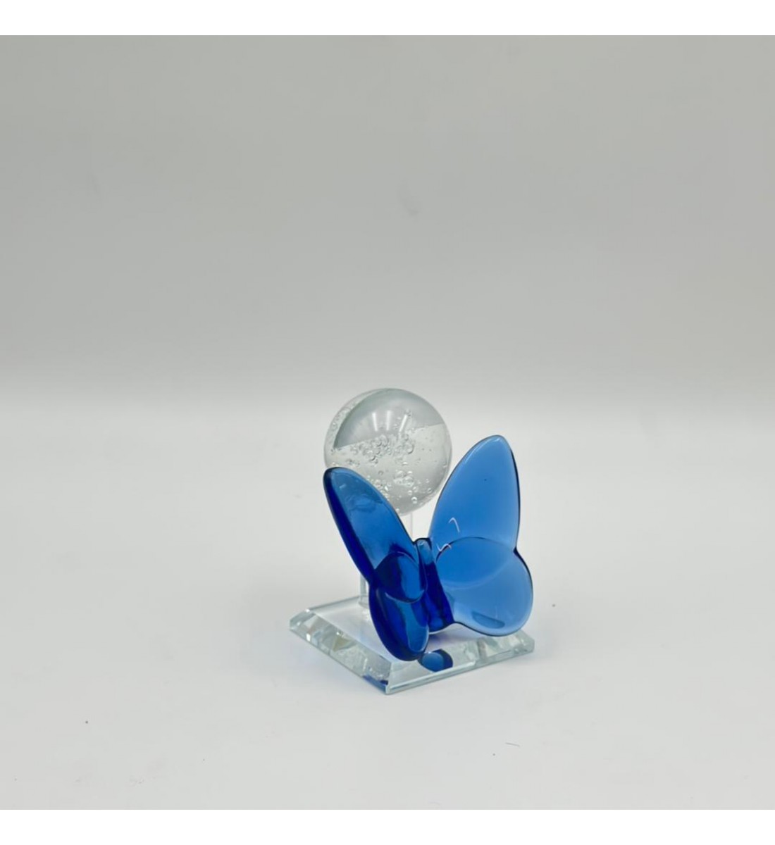  حامل ورق أنيق بتصميم فاخر مصنوع من كريستال شفاف عالي الجودة فراشه ازرق 