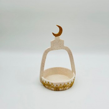 ستاند ديكوري للضيافة بتصميم رمضاني أنيق، مصنوع بلون بيج رملي هادئ مع تفاصيل زخرفية مستوحاة من العمارة الإسلامية14×14×26+سم 