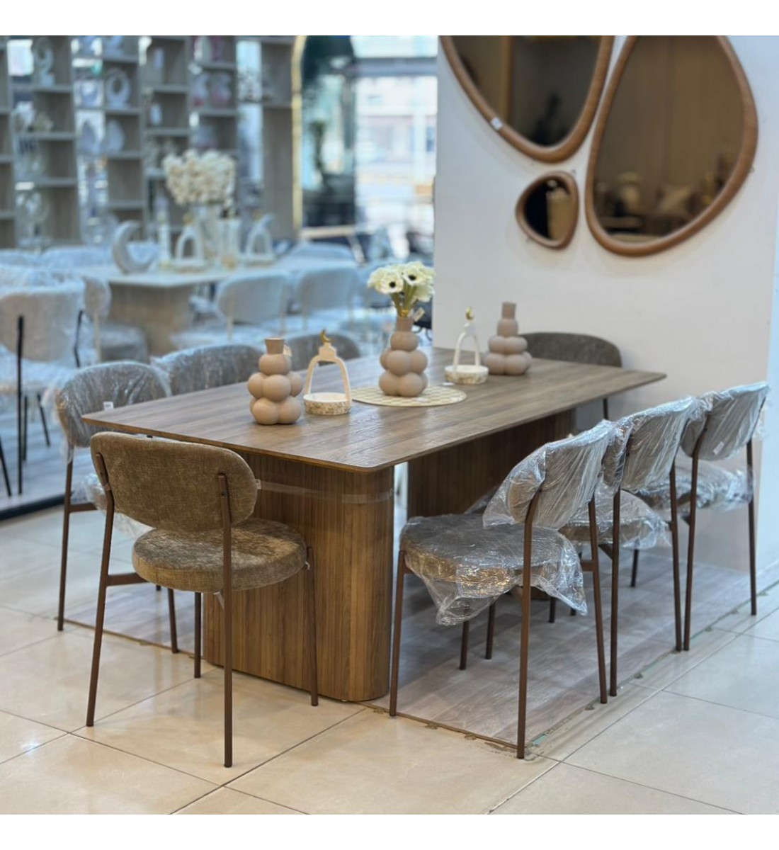 طاولة طعام مودرن خشبية مع 8 كراسي مبطنة طاولة طعام مودرن خشبية مع 8 كراسي مبطنة