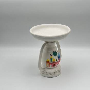 صحن ديكوري أنيق بتصميم تراثي، مصنوع بلون عاجي هادئ مع رسومات مستوحاة من الطابع العربي 20×20×24سم 