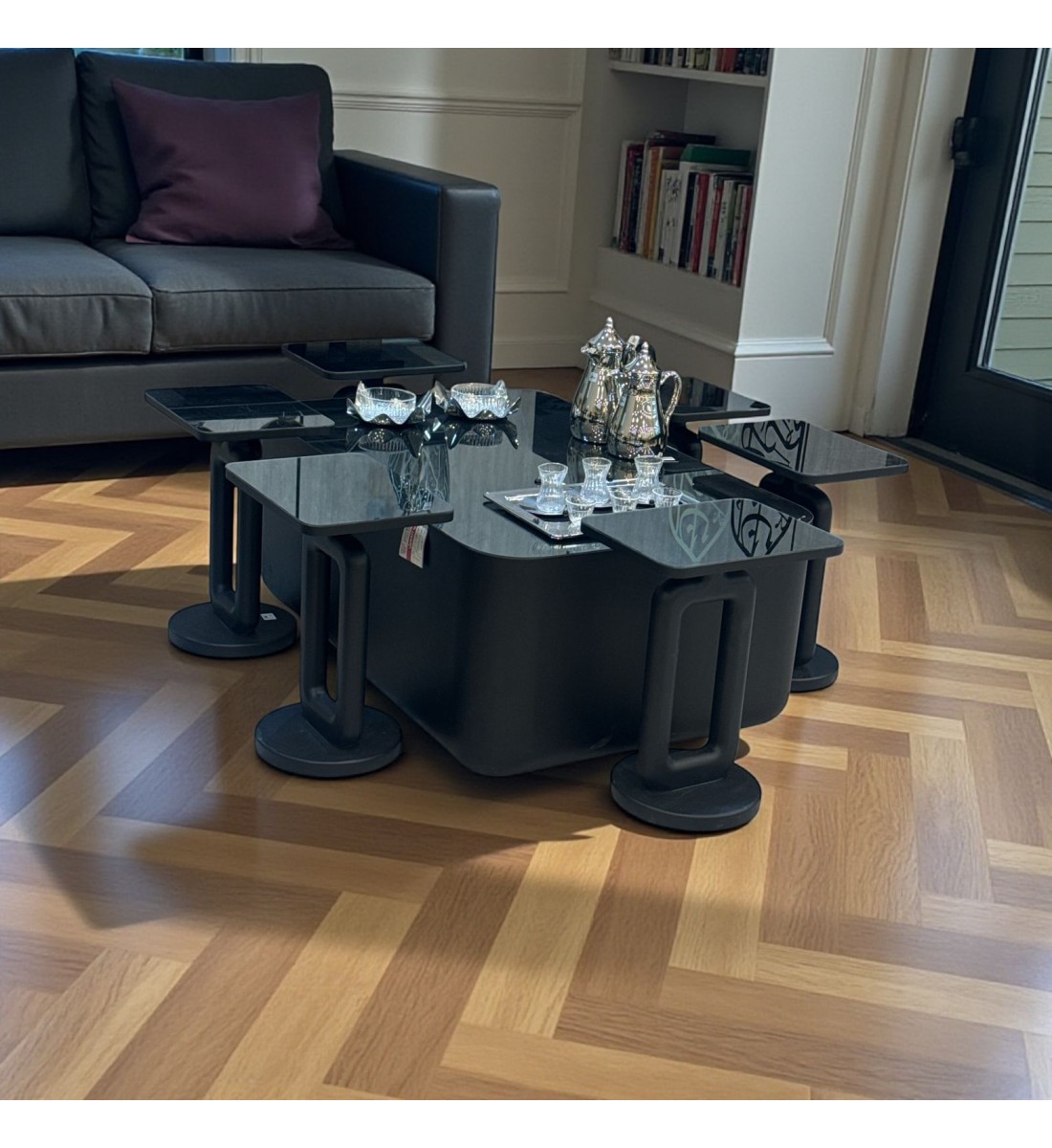 طقم طاولة قهوة بسطح زجاج 7قطع اسود (منتج تفصيل )