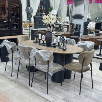 طاولة طعام مودرن خشبية مع 8 كراسي مبطنة