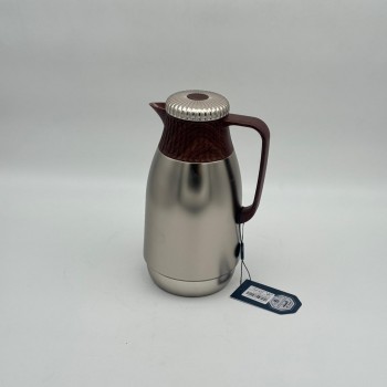 ترمس أنيق بتصميم عصري يجمع بين البساطة والفخامة، مصنوع من هيكل معدني بلمسة مطفية1لتر 