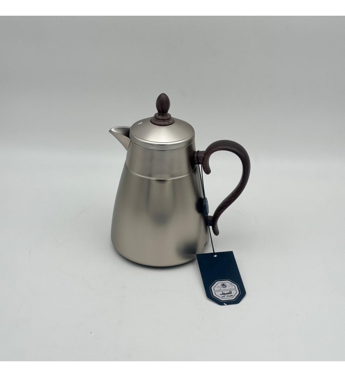 ترمس أنيق بتصميم عصري يجمع بين البساطة والفخامة، مصنوع من هيكل معدني بلمسة مطفية350مل 