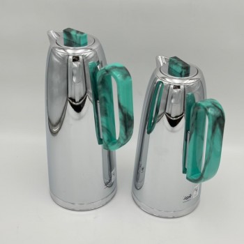 طقم  ترمس  شاي وقهوة أنيق يجمع بين التصميم العصري والانيق 