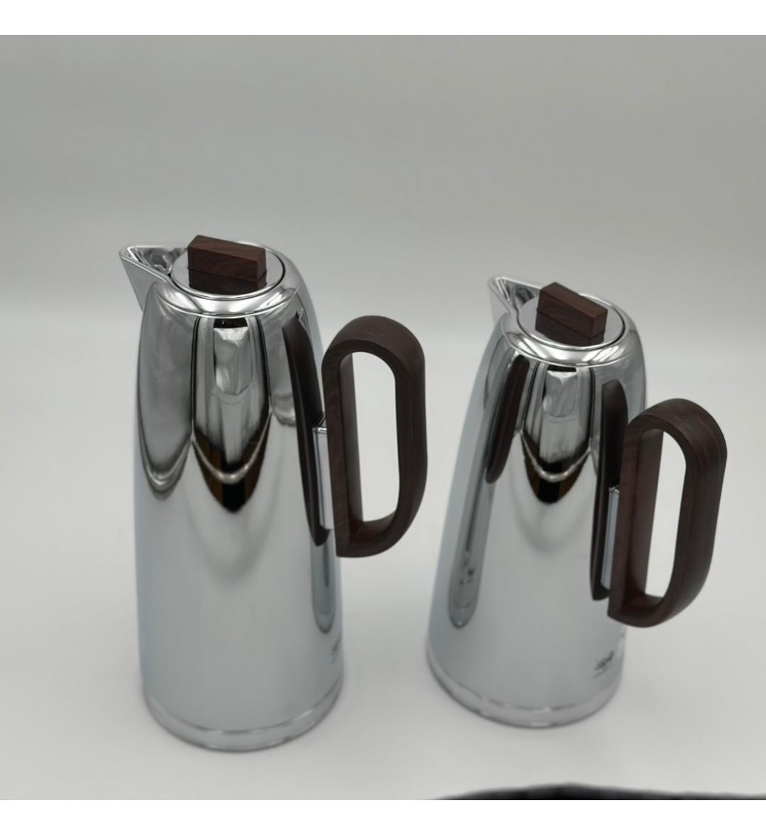 طقم ترمس شاي وقهوة أنيق يجمع بين التصميم العصري والانيق طقم ترمس شاي وقهوة أنيق يجمع بين التصميم العصري والانيق