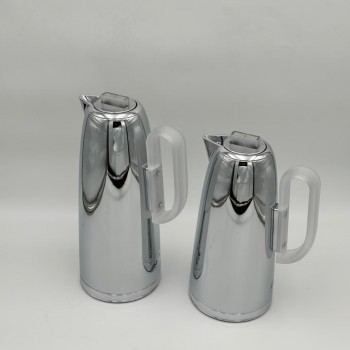 طقم  ترمس  شاي وقهوة أنيق يجمع بين التصميم العصري والانيق 