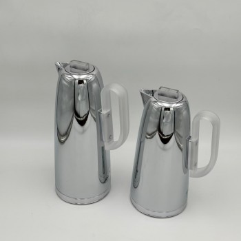 طقم  ترمس  شاي وقهوة أنيق يجمع بين التصميم العصري والانيق 