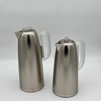 طقم  ترمس  شاي وقهوة أنيق يجمع بين التصميم العصري والانيق 