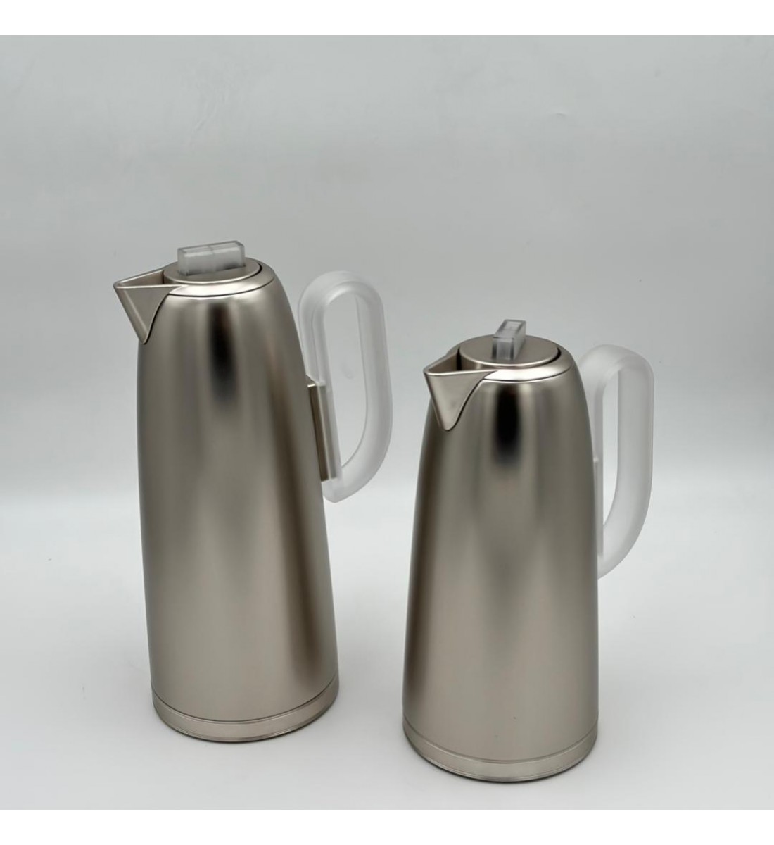 طقم ترمس شاي وقهوة أنيق يجمع بين التصميم العصري والانيق طقم ترمس شاي وقهوة أنيق يجمع بين التصميم العصري والانيق