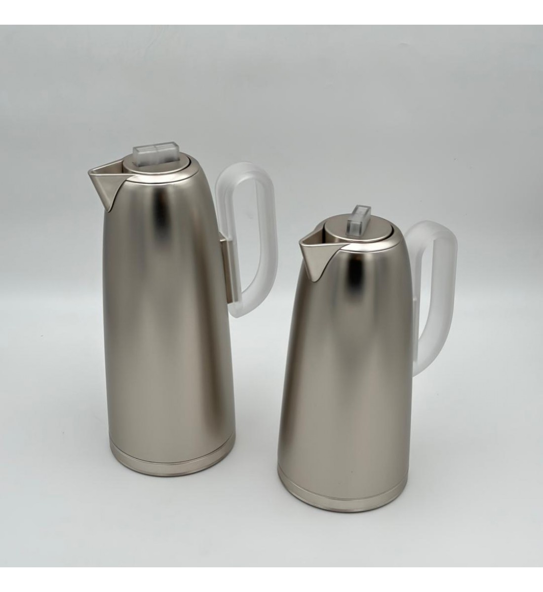 طقم ترمس شاي وقهوة أنيق يجمع بين التصميم العصري والانيق طقم ترمس شاي وقهوة أنيق يجمع بين التصميم العصري والانيق