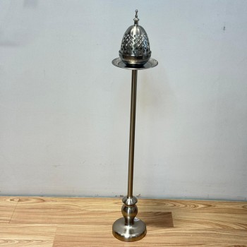 مبخرة ديكورية فاخرة بتصميم عصري أنيق، مصنوعة بلون فضي مطفي يعكس الفخامة والرقي 87سم 