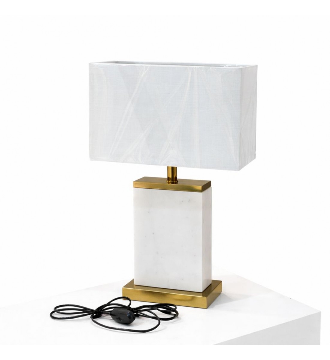 ابجورة بتصميم انيق ومميز قتعده رخام56×33×18سم