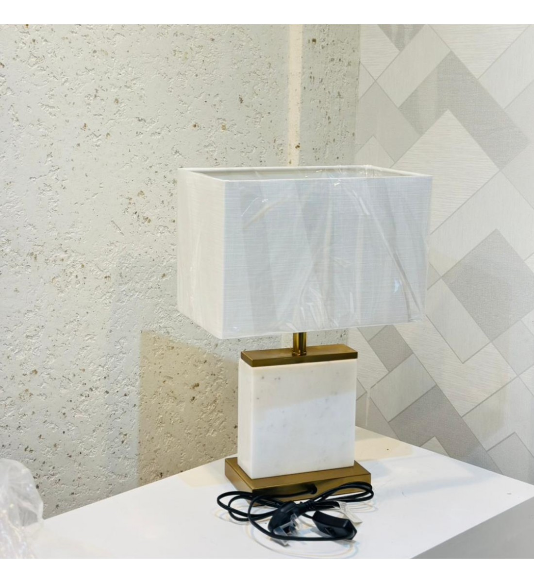 ابجورة بتصميم انيق ومميز قتعده رخام56×33×18سم